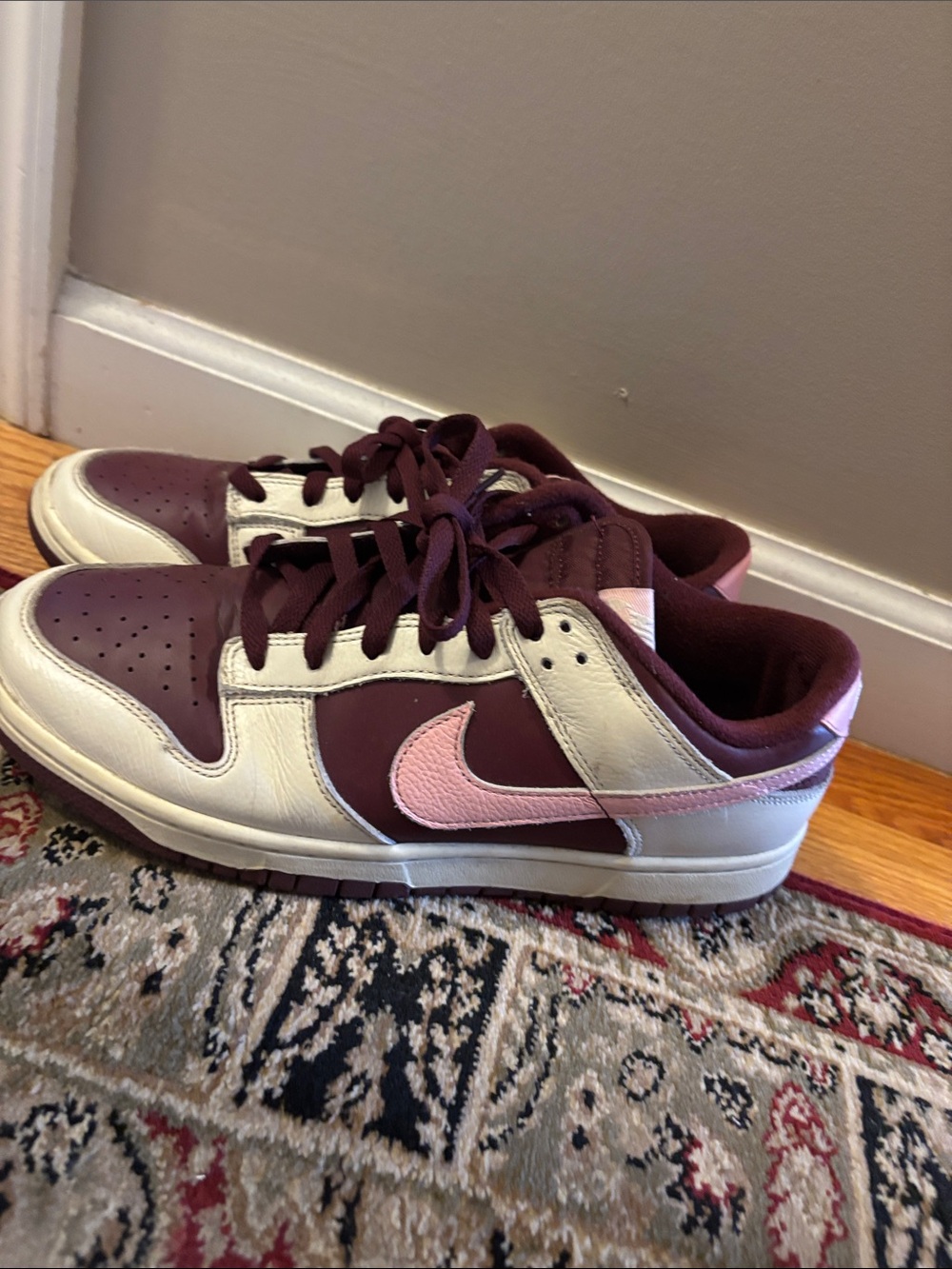 Nike Men’s Low-Top Sneakers in Burgundy and Light Pink